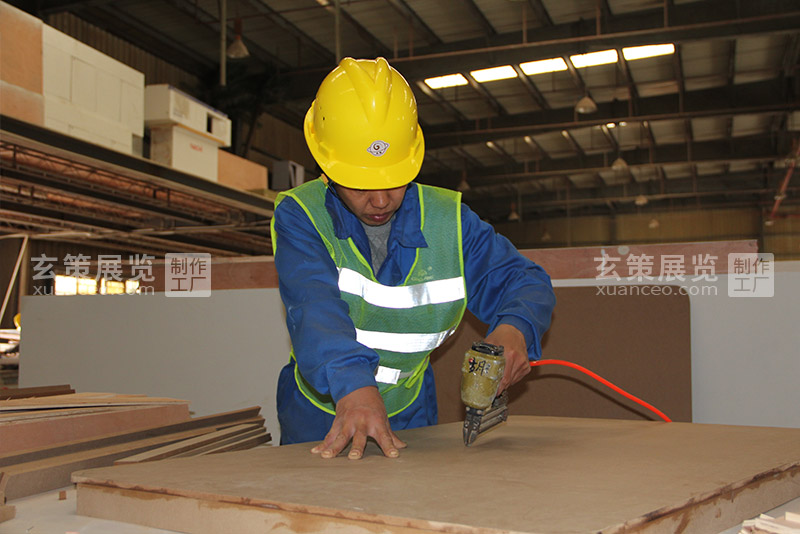 樱花AV一区二区展覽工廠木工